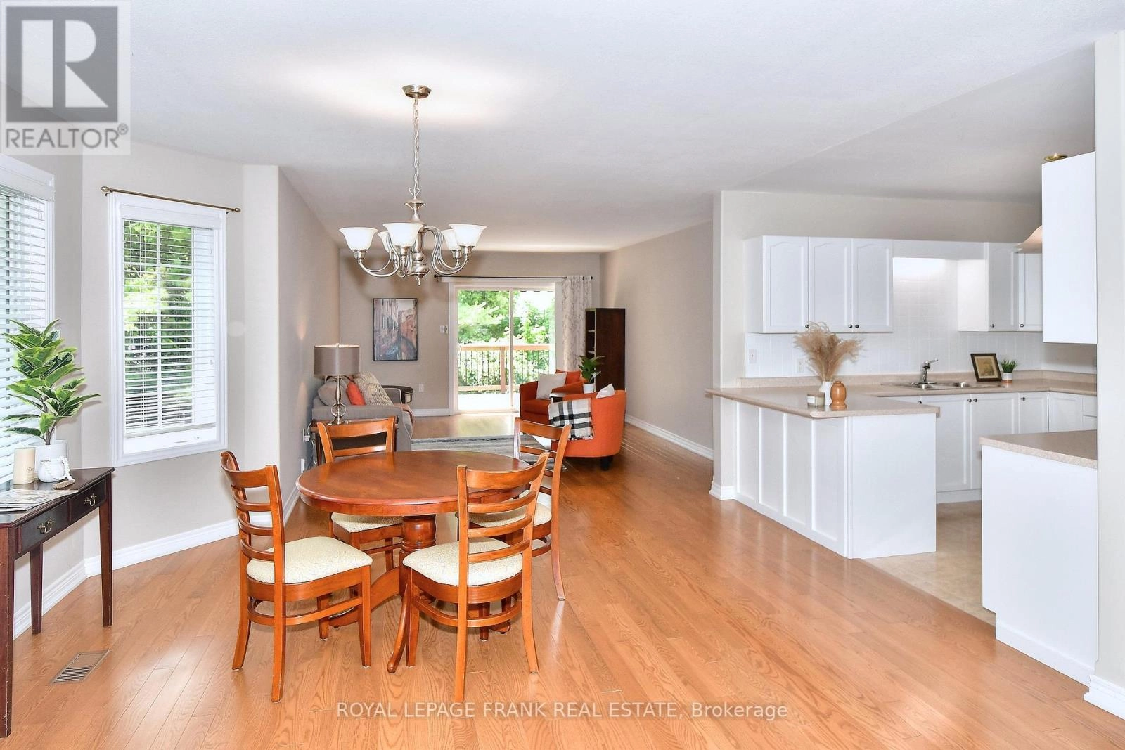 7 Village Crescent, Peterborough West, Ontario  K9J 8S7 - Photo 3 - X12286345