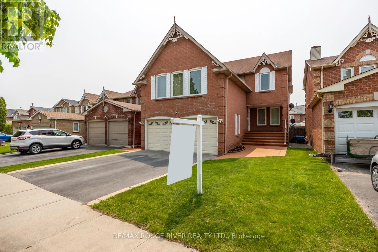 33 Hearne Crescent, Ajax, Ontario  L1T 3P5 - Photo 2 - E12286568