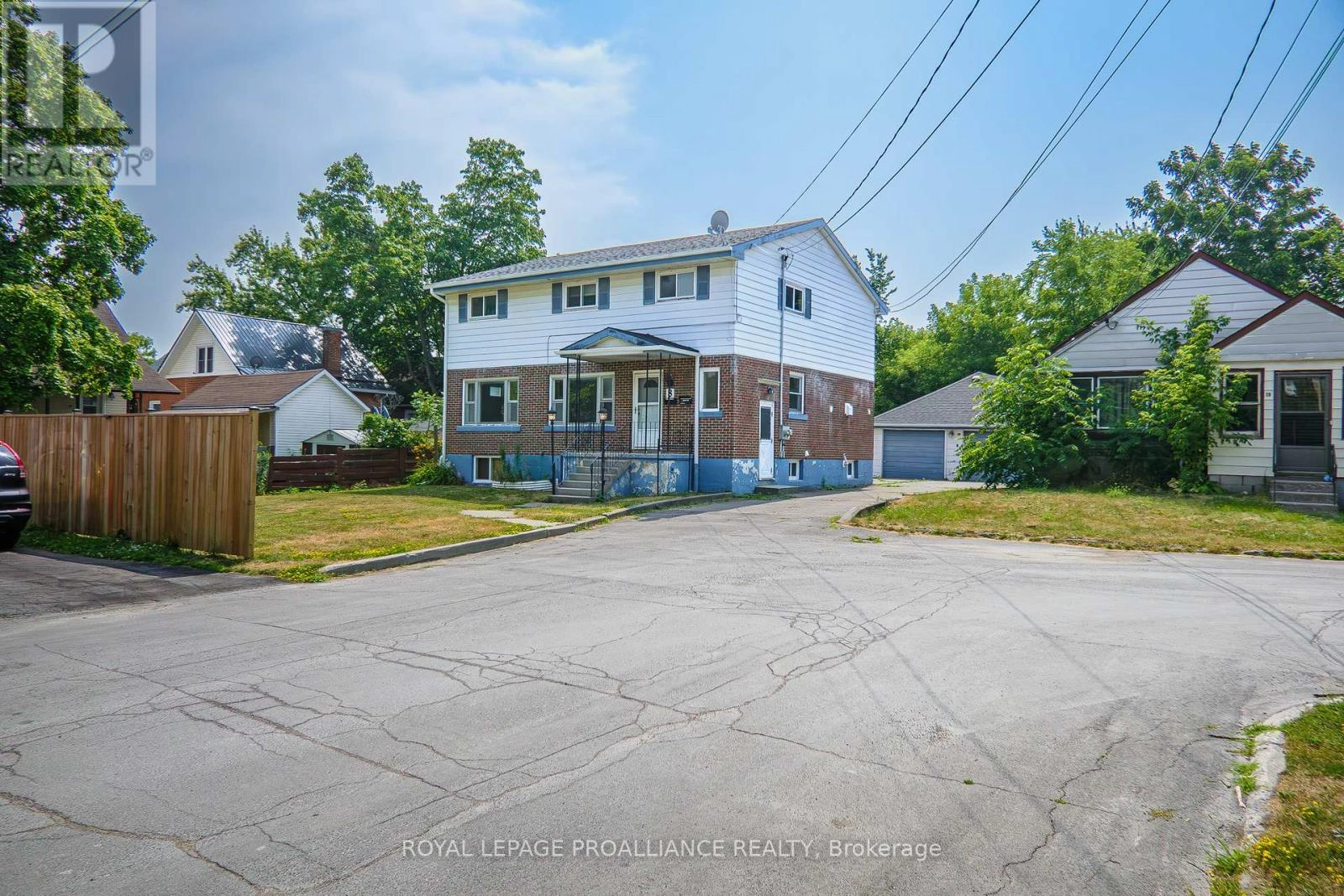 8 Reynolds Crescent, Belleville, Ontario  K8P 2W7 - Photo 2 - X12286536