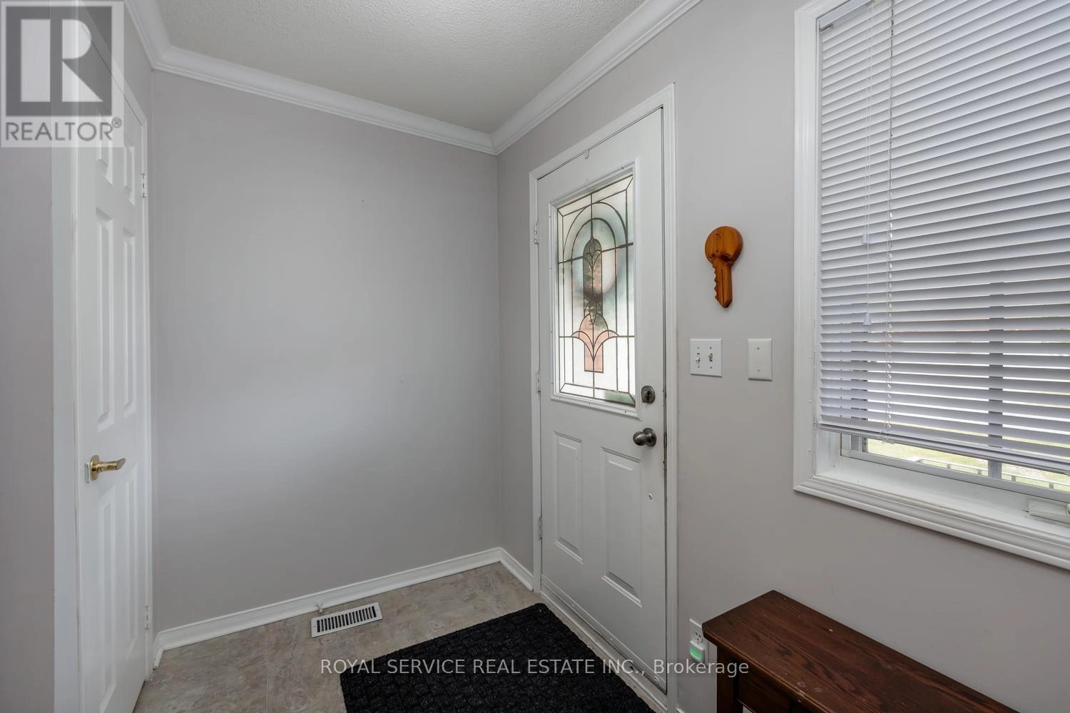 1275 Eagle Crescent, Peterborough West, Ontario  K9K 2K6 - Photo 3 - X12286629