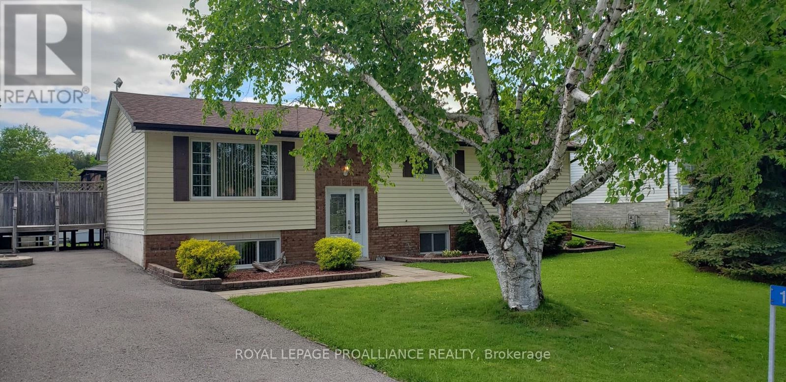 197 Chatterton Valley Crescent, Quinte West, Ontario  K0K 2B0 - Photo 3 - X12287844