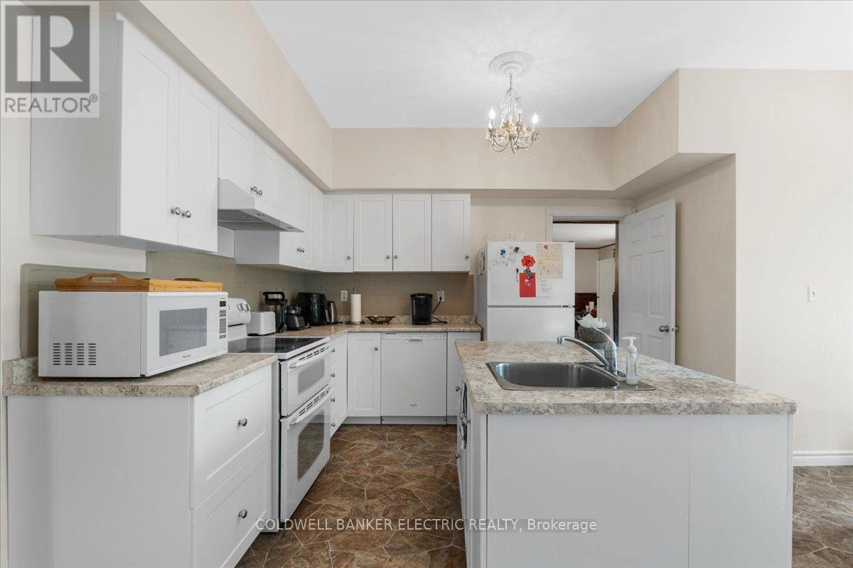 79 Doxsee Avenue N, Trent Hills, Ontario  K0L 1L0 - Photo 3 - X12255601