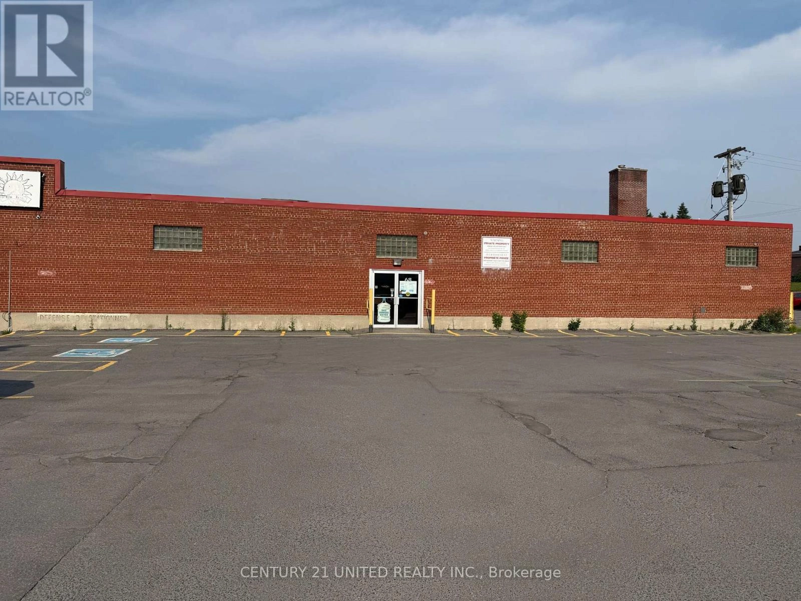 68 Main Street E, Hawkesbury, Ontario  K6A 1A3 - Photo 2 - X12288351