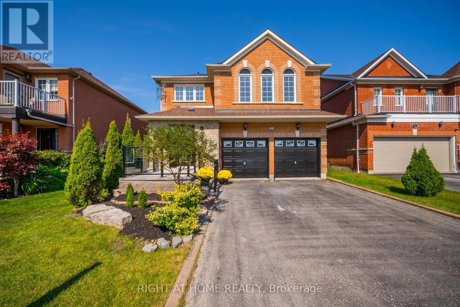 49 Ball Crescent, Whitby, Ontario  L1P 1W5 - Photo 1 - E12288956