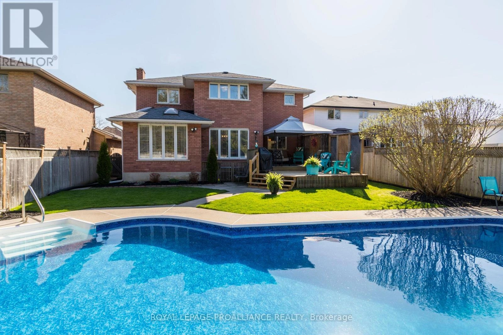 4 Queensboro Court, Belleville, Ontario  K8P 5E5 - Photo 3 - X12288907