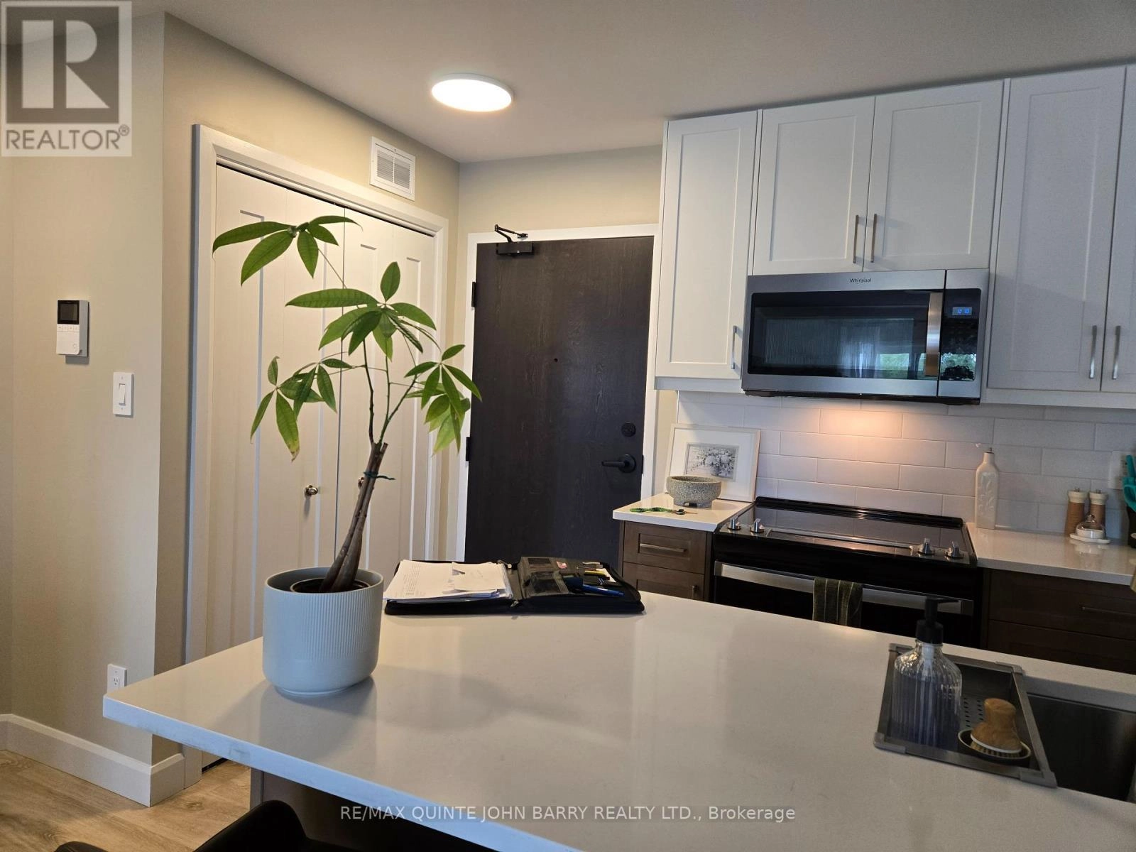209 -20 Hillside Meadow Drive, Quinte West, Ontario  K8V 0J7 - Photo 2 - X12289210