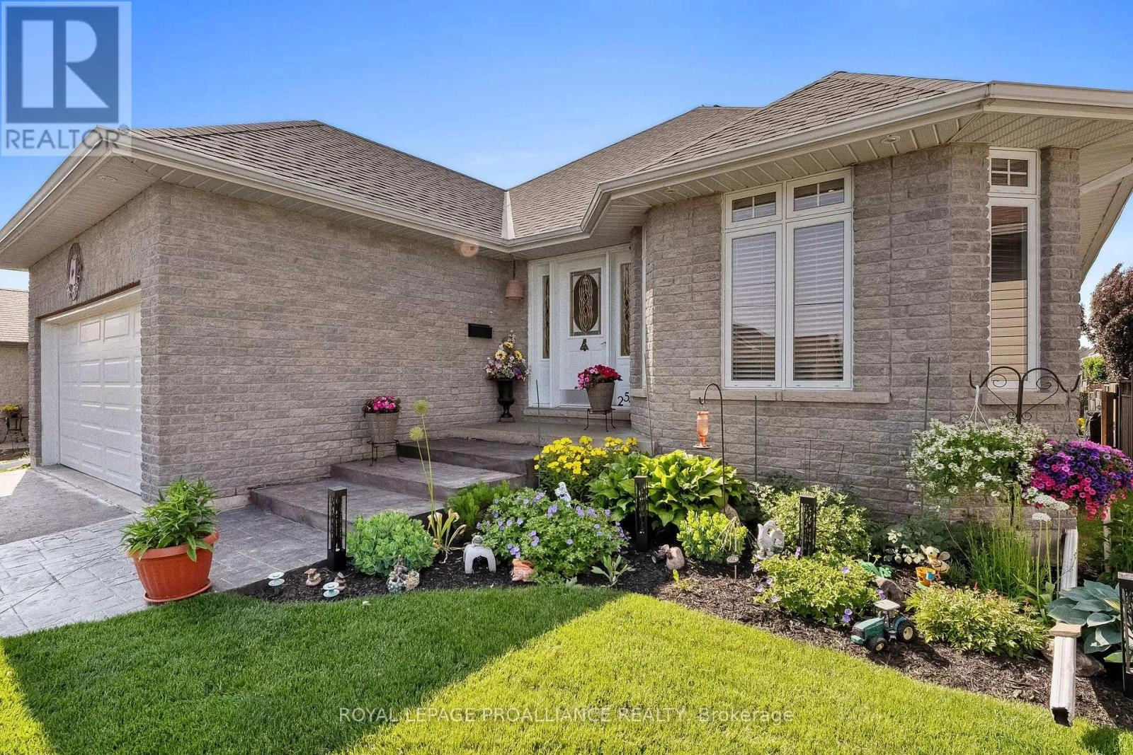 254 Raglan Street, Brighton, Ontario  K0K 1H0 - Photo 3 - X12289030