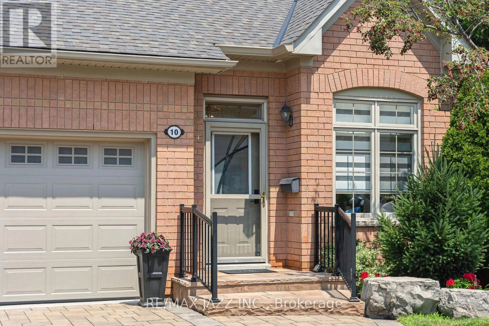 10 Belle Terre Way, Markham, Ontario  L6E 2A2 - Photo 3 - N12289690