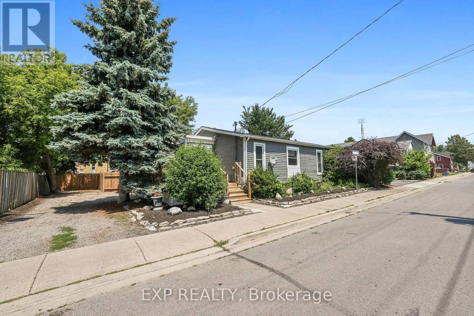16 Swayne Street, Cobourg, Ontario  K9A 1K5 - Photo 1 - X12290298