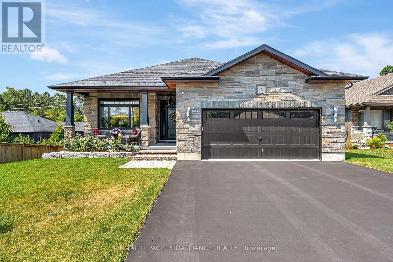 4 Spartan Court, Quinte West, Ontario  K8V 0G5 - Photo 2 - X12290345