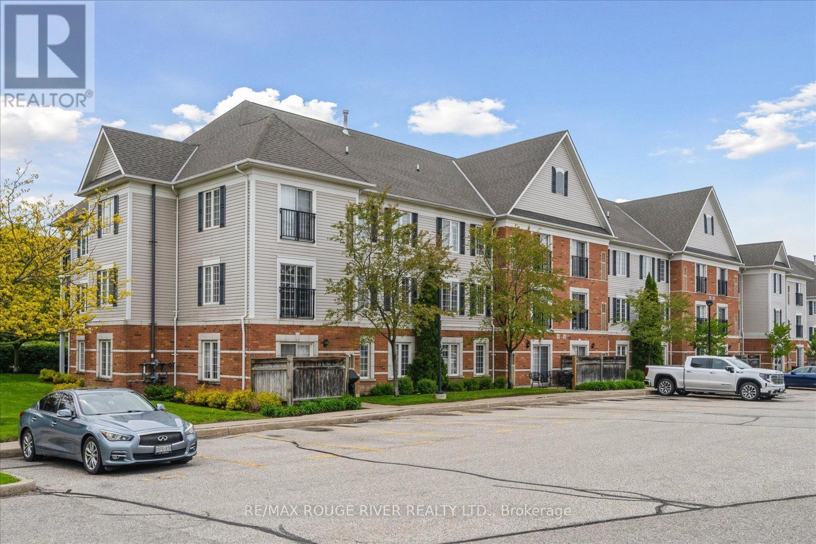 212 - 102 Aspen Springs Drive, Clarington, Ontario  L1C 5N6 - Photo 1 - E12290564