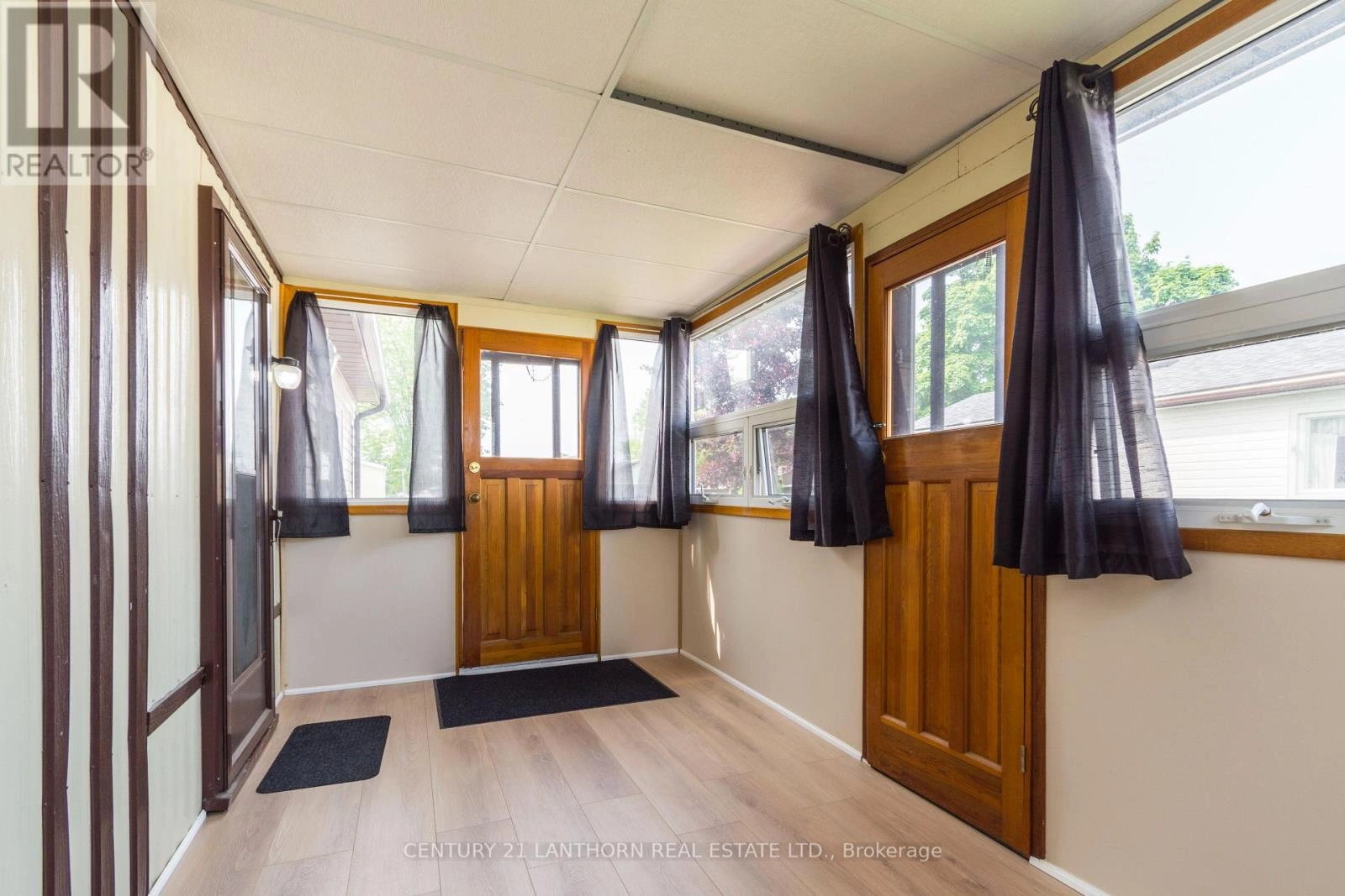 10 Partridge Lane, Quinte West, Ontario  K8N 4Z3 - Photo 3 - X12290454