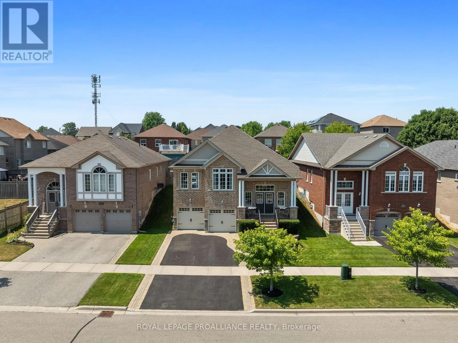 194 Fenning Drive, Clarington, Ontario  L1E 3K2 - Photo 2 - E12290591