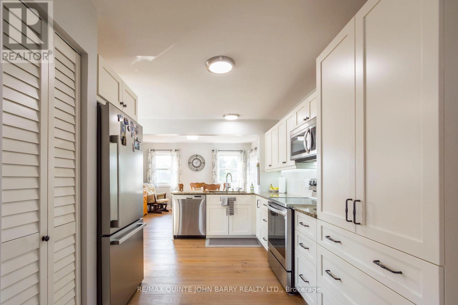 15 Coleman Drive, Quinte West, Ontario K8V 3A5 - Photo 11 - X12290685