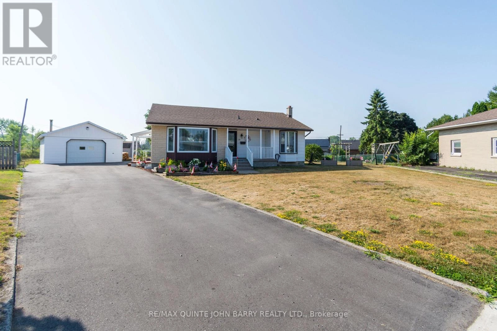15 Coleman Drive, Quinte West, Ontario  K8V 3A5 - Photo 3 - X12290685
