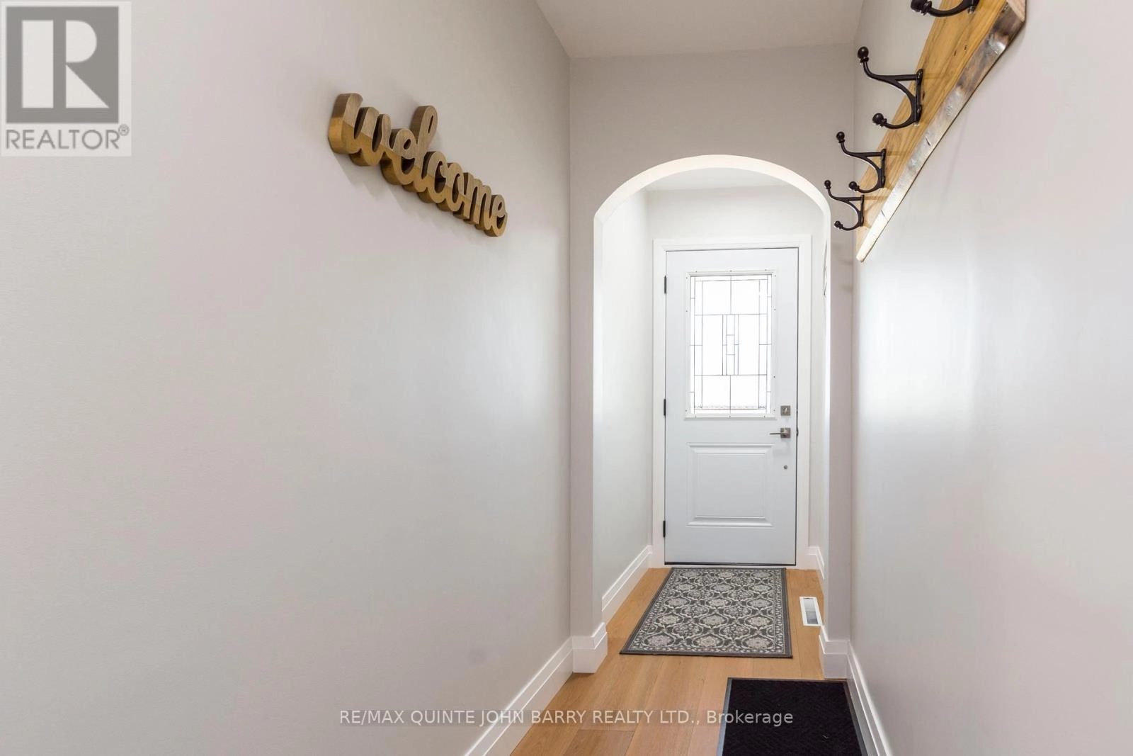 15 Coleman Drive, Quinte West, Ontario K8V 3A5 - Photo 6 - X12290685