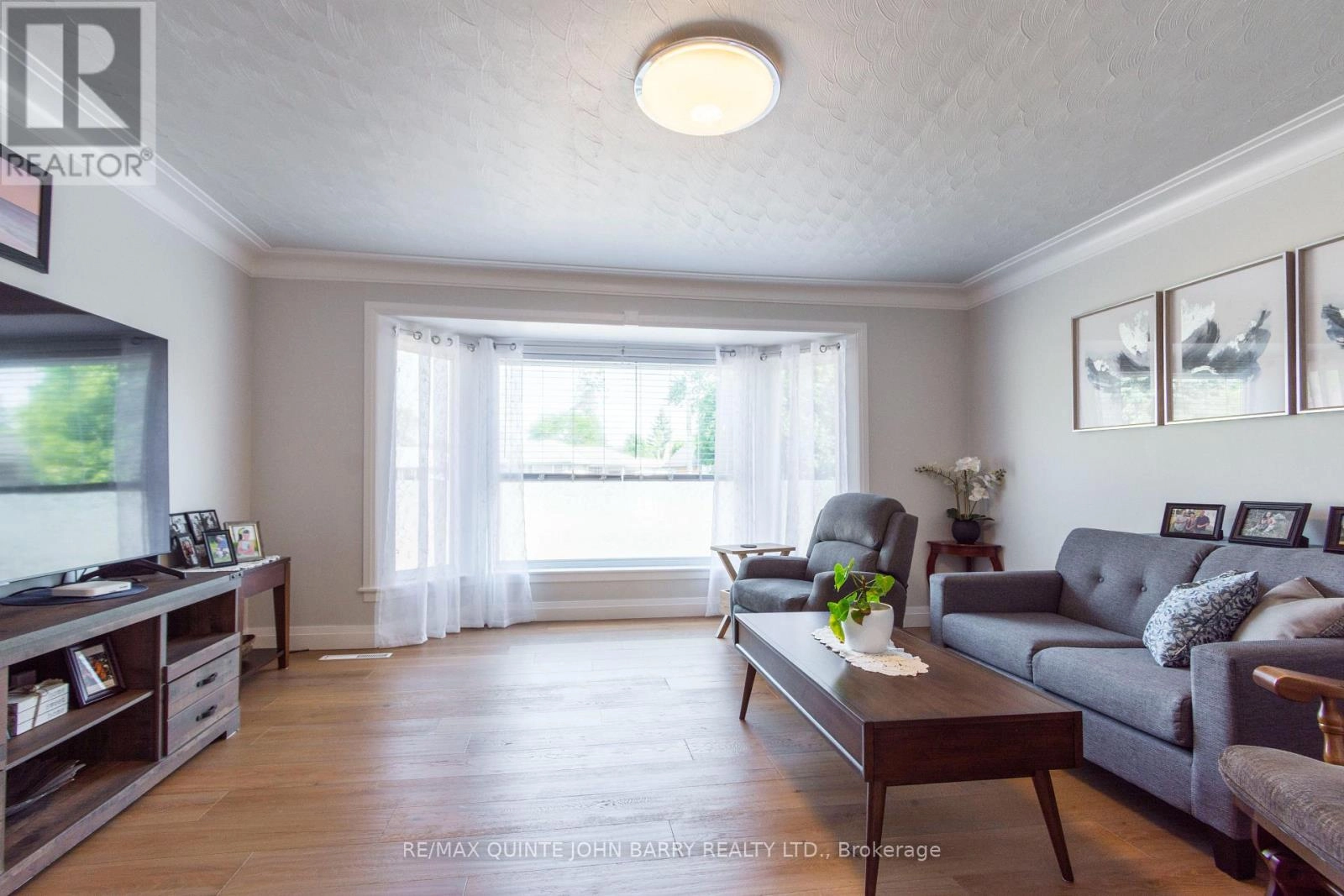 15 Coleman Drive, Quinte West, Ontario K8V 3A5 - Photo 8 - X12290685