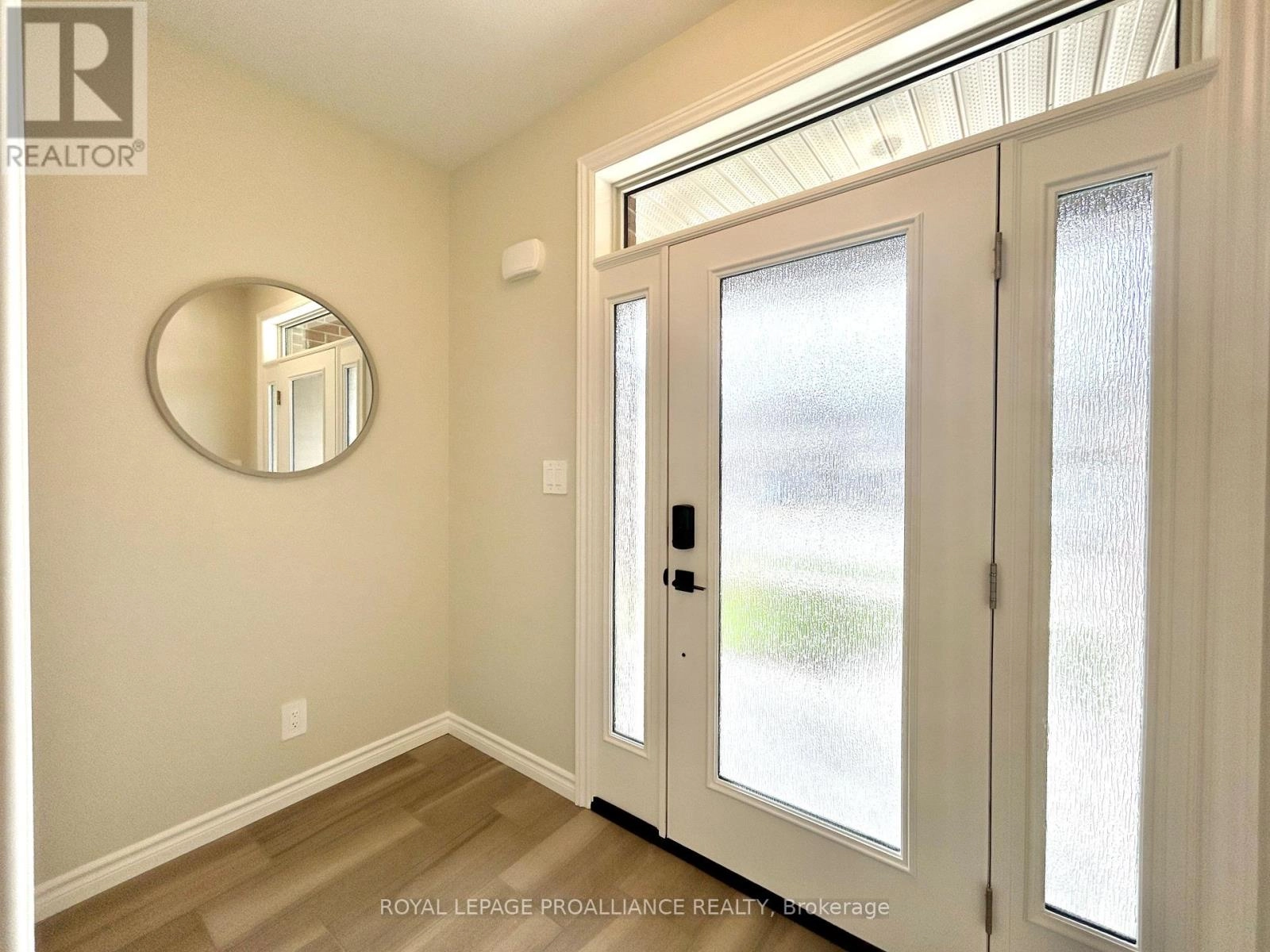 35 Athabaska Drive, Belleville, Ontario  K8N 0T1 - Photo 2 - X12193532