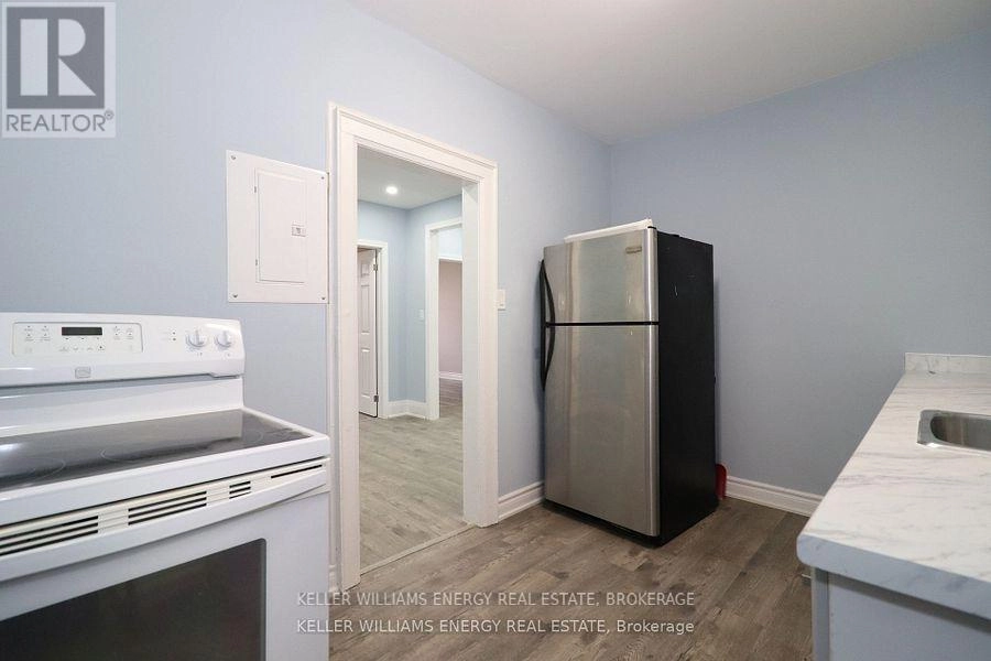 2 - 84 Simcoe Street N, Oshawa, Ontario  L1G 4S2 - Photo 1 - E12209688