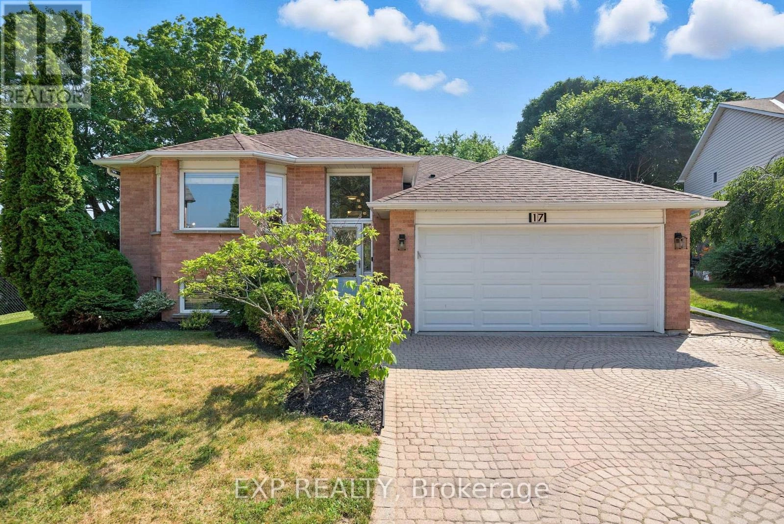 17 Farncomb Crescent, Clarington, Ontario  L1C 4L5 - Photo 1 - E12291296