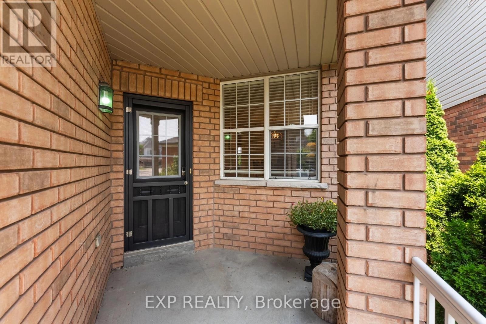 28 Telegraph Drive, Whitby, Ontario  L1P 1S2 - Photo 3 - E12291481