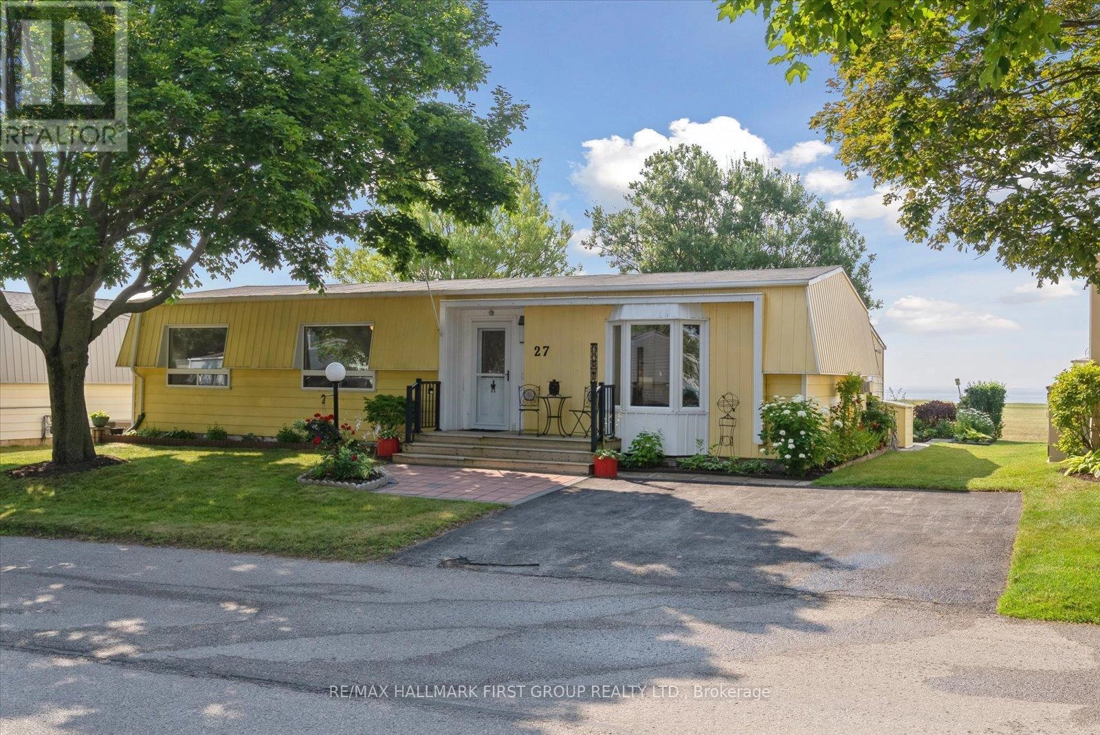 27 Wilmot Trail, Clarington, Ontario  L1B 1A1 - Photo 2 - E12291486