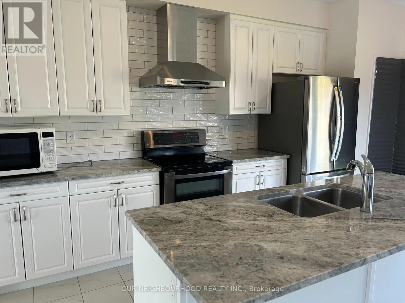 484 Joseph Gale Street, Cobourg, Ontario  K9A 3L4 - Photo 3 - X12291449