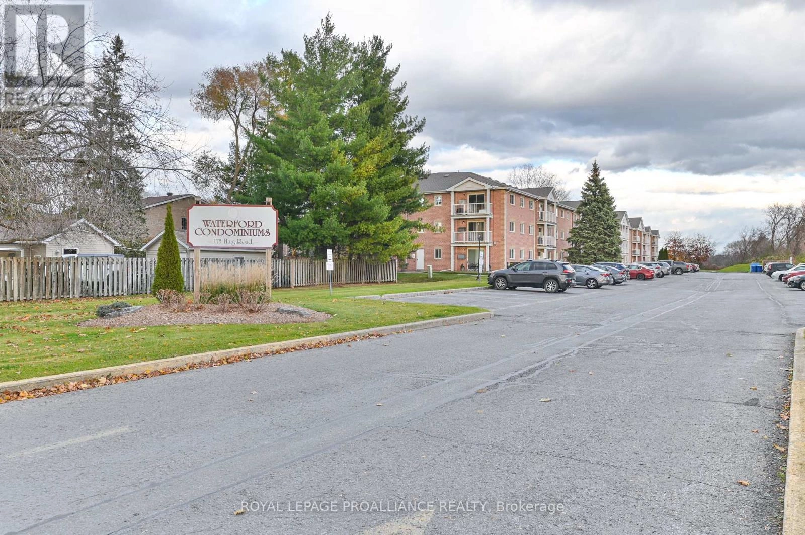 213 - 175 Haig Road E, Belleville, Ontario  K8N 5R7 - Photo 2 - X12291482