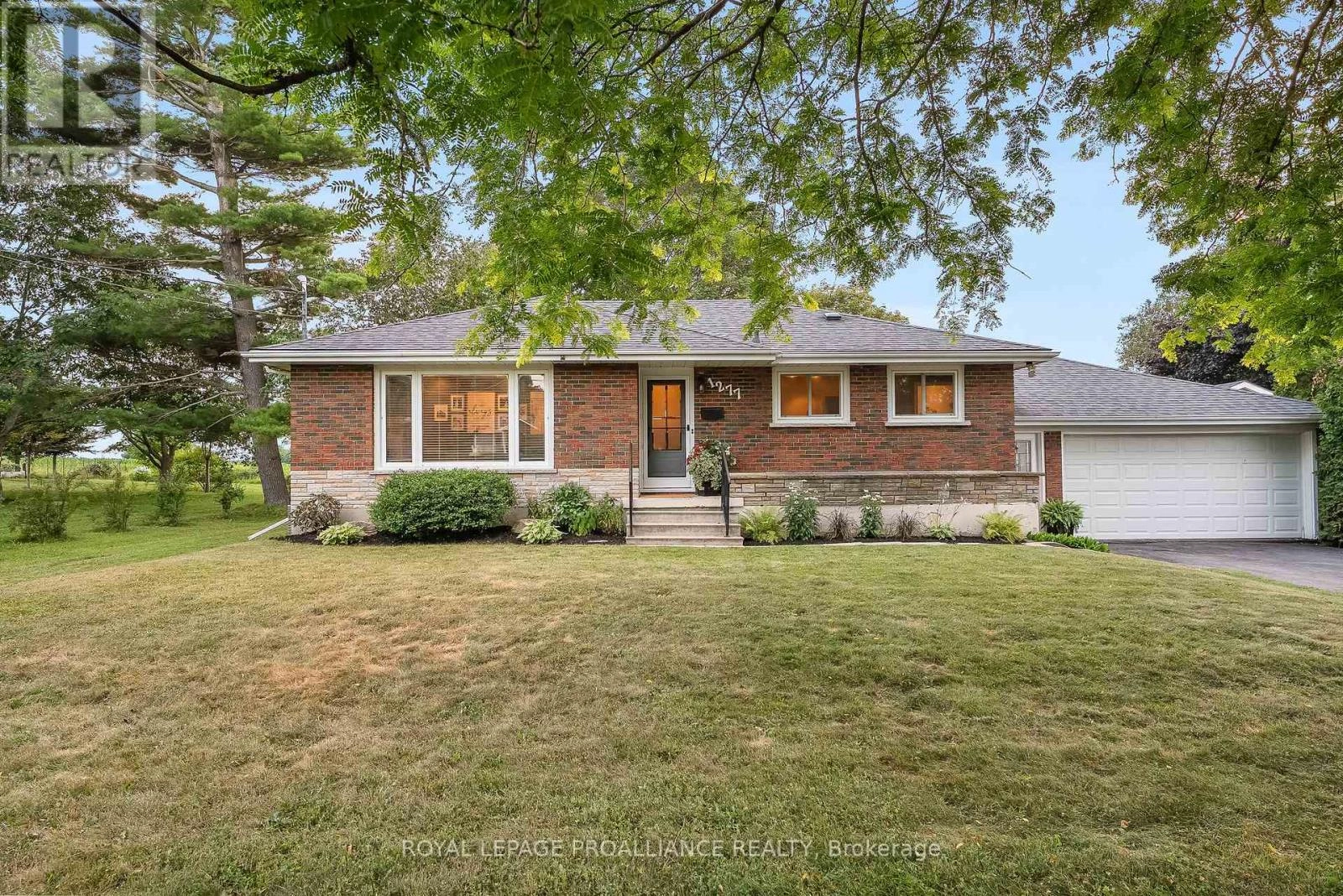 1277 Ontario Street, Cobourg, Ontario  K9A 3E1 - Photo 1 - X12291764