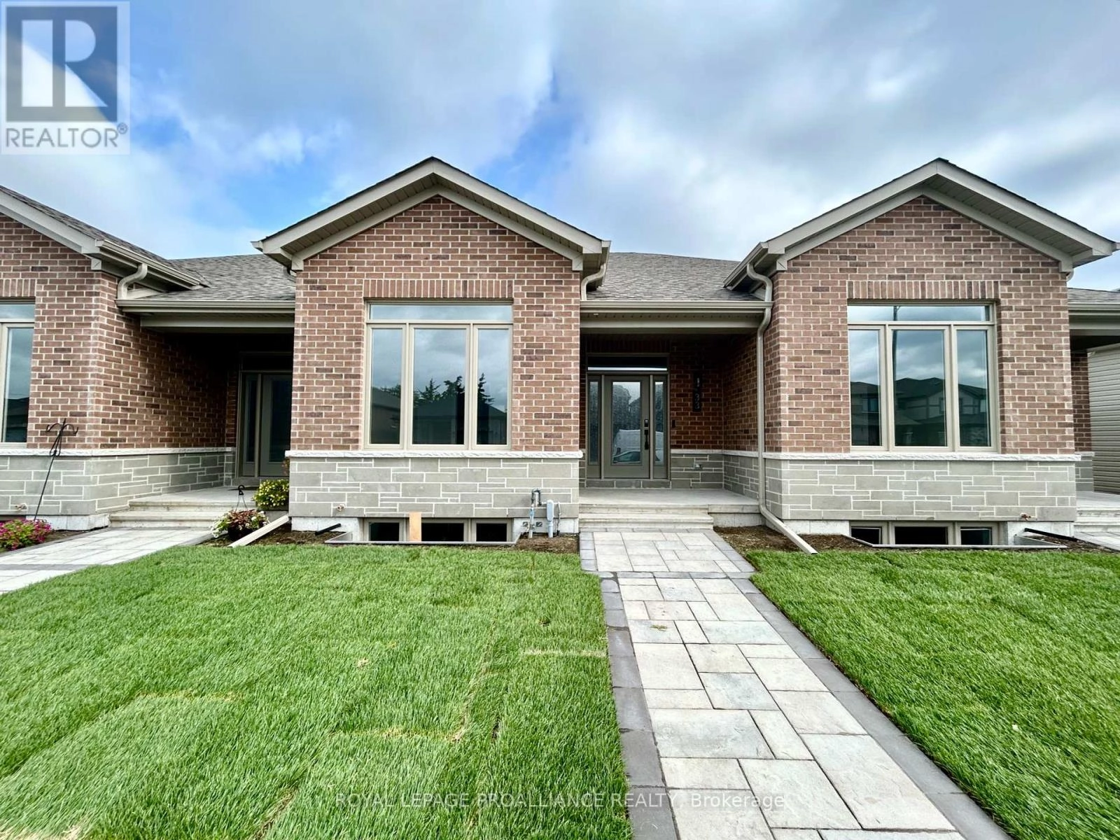 33 Athabaska Drive, Belleville, Ontario  K8N 0T1 - Photo 1 - X12229270