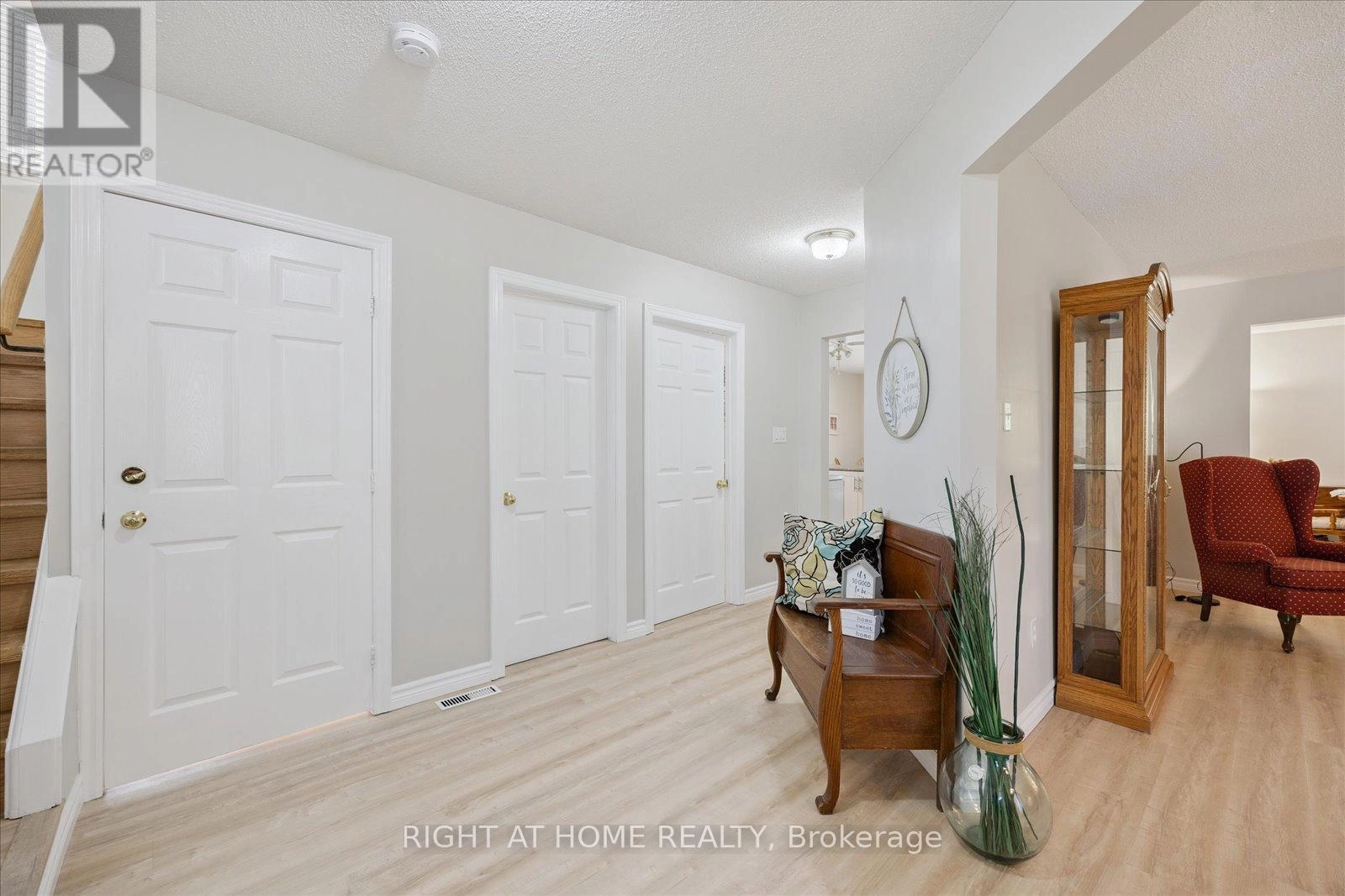 123 Ravenscroft Road, Ajax, Ontario  L1T 1X3 - Photo 2 - E12292419