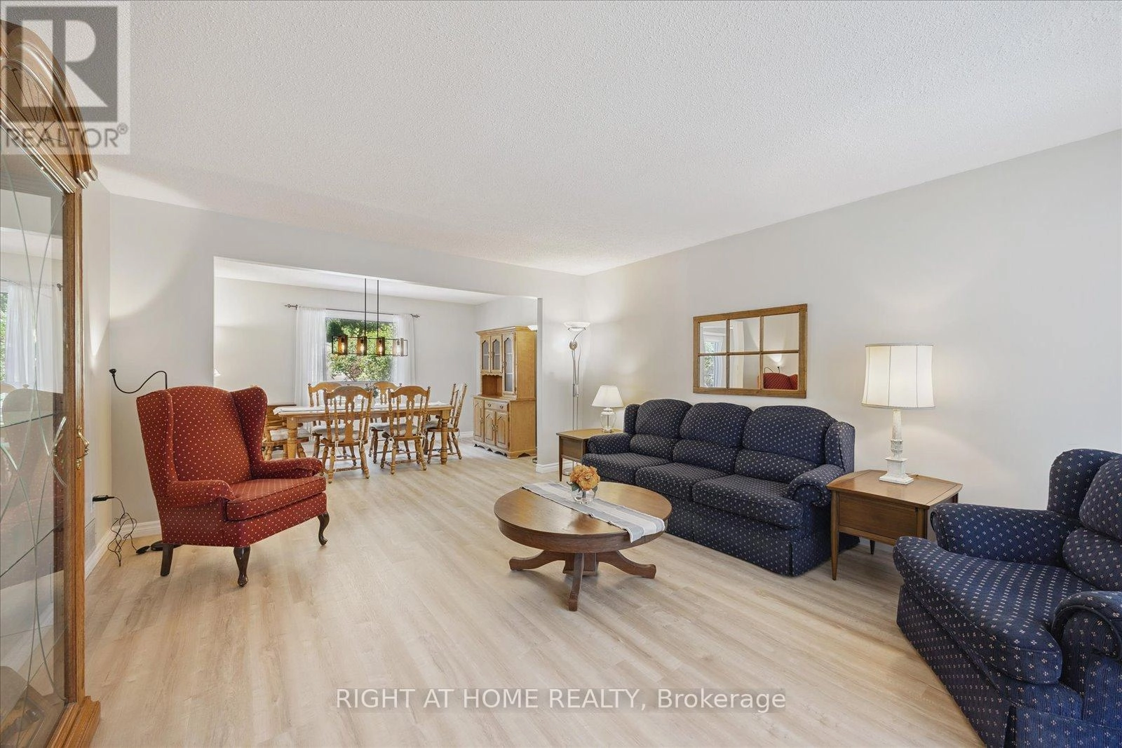 123 Ravenscroft Road, Ajax, Ontario  L1T 1X3 - Photo 3 - E12292419