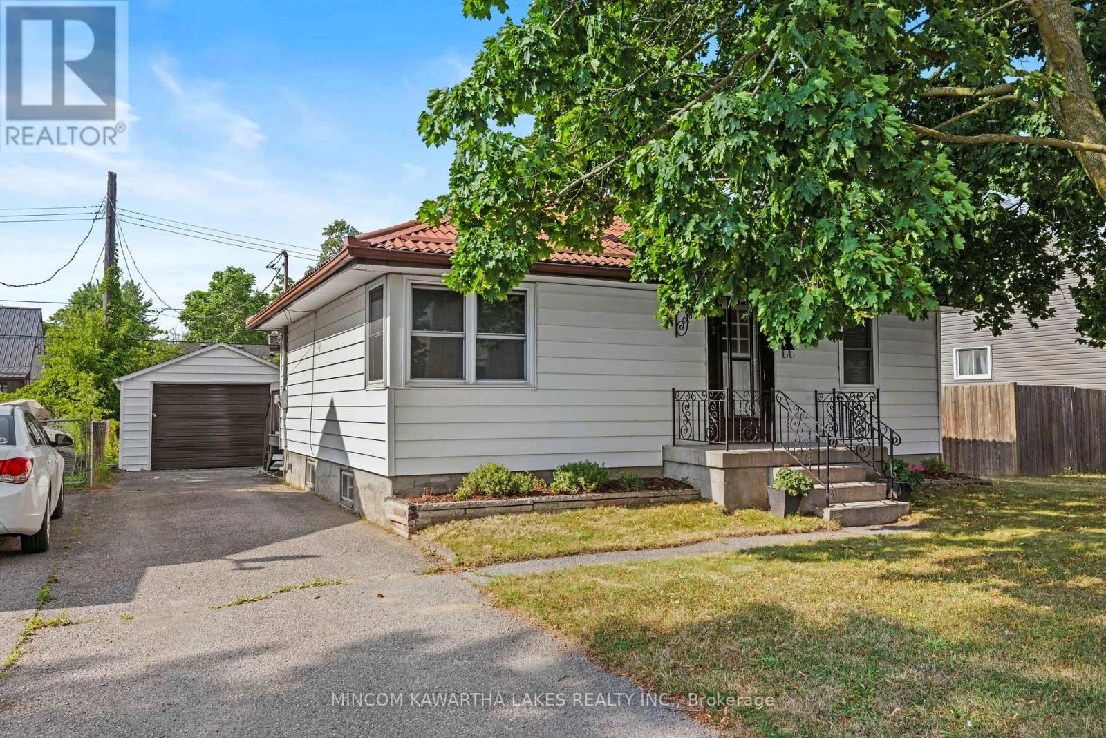 632 Gillespie Avenue, Peterborough South, Ontario  K9J 4B6 - Photo 1 - X12293511