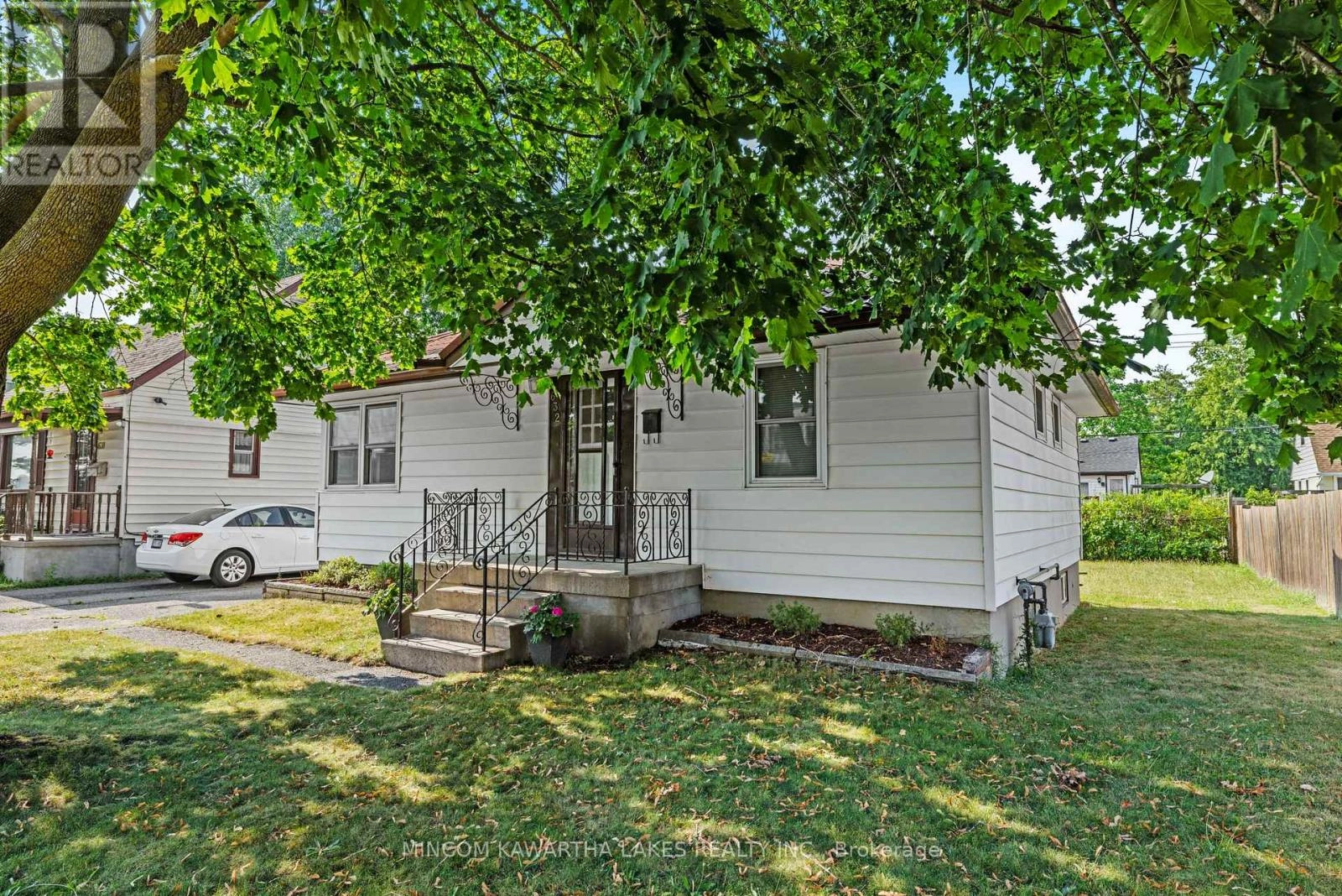 632 Gillespie Avenue, Peterborough South, Ontario  K9J 4B6 - Photo 3 - X12293511