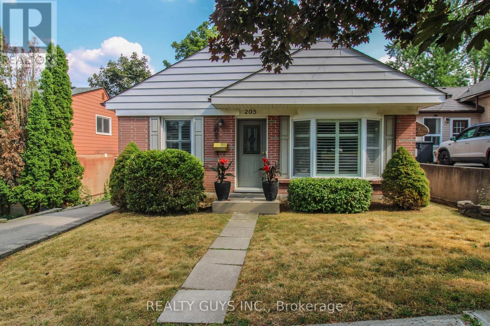 205 Shelbourne Street, Peterborough North, Ontario  K9H 5K3 - Photo 3 - X12293543