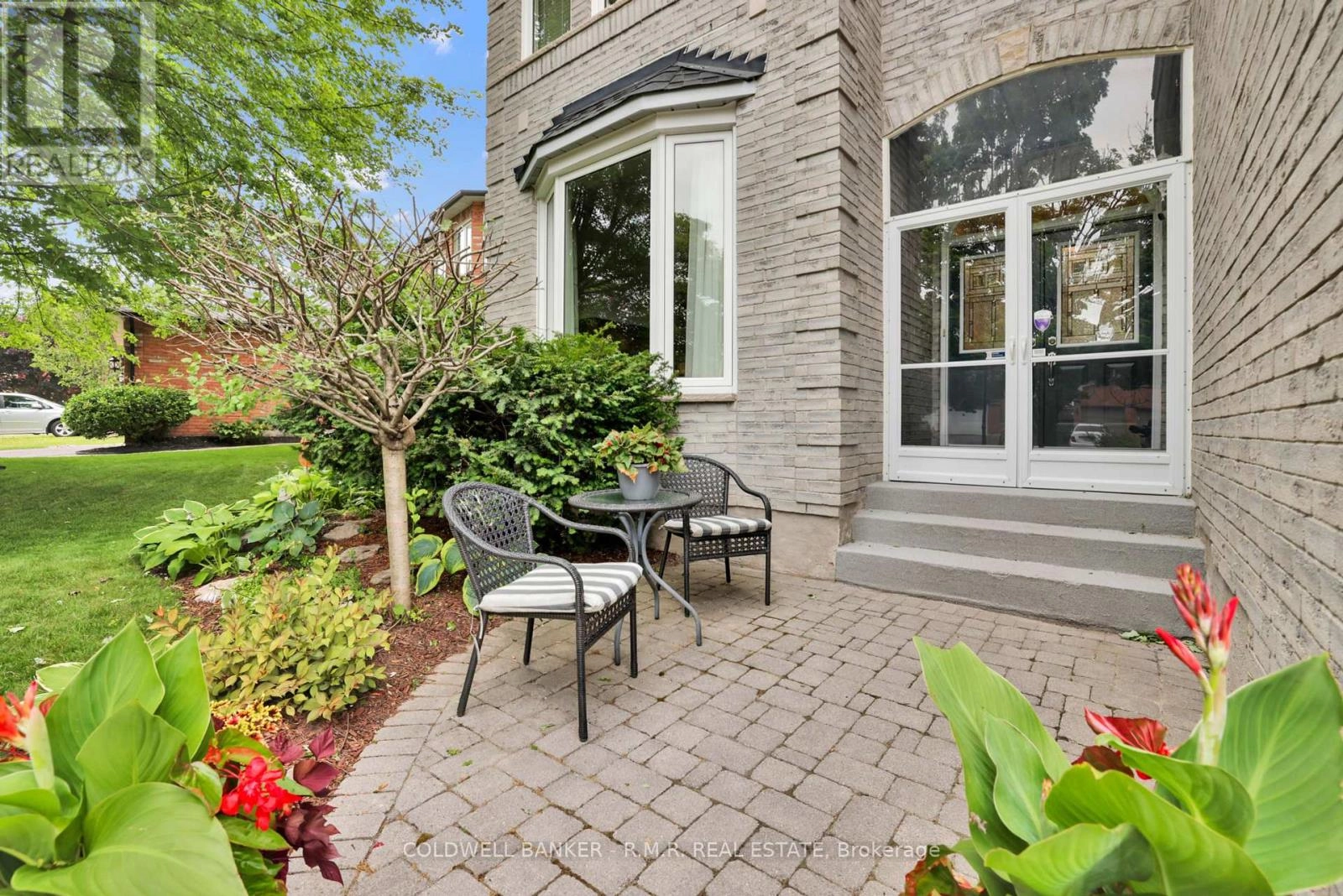 5 Pemberton Court, Whitby, Ontario  L1R 1W8 - Photo 3 - E12293994