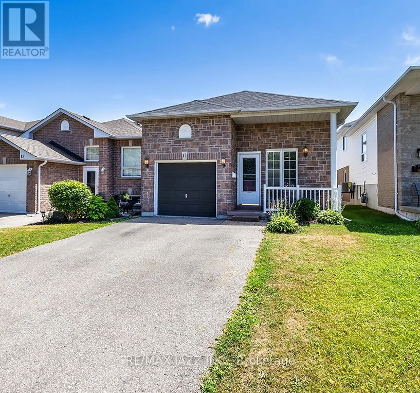 15 Daiseyfield Avenue, Clarington, Ontario  L1E 3E8 - Photo 1 - E12294080