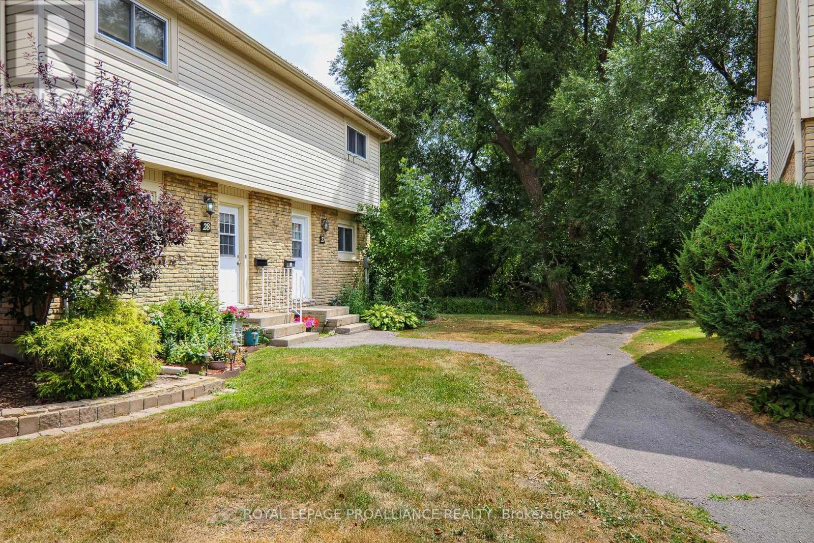 28 - 161 Bay Street, Quinte West, Ontario  K8V 1H9 - Photo 3 - X12294116