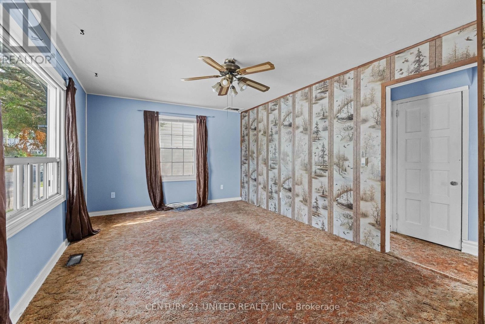 249 Woodbine Avenue, Peterborough East, Ontario  K9H 1N8 - Photo 3 - X12294250