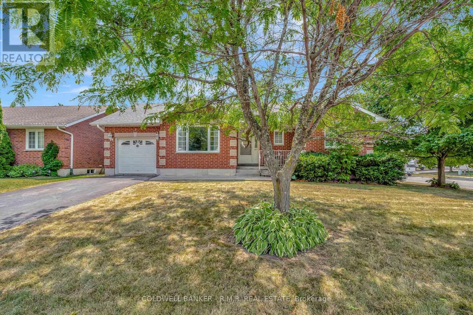 7 Eakins Crescent, Kawartha Lakes, Ontario  K9V 6H8 - Photo 2 - X12280016