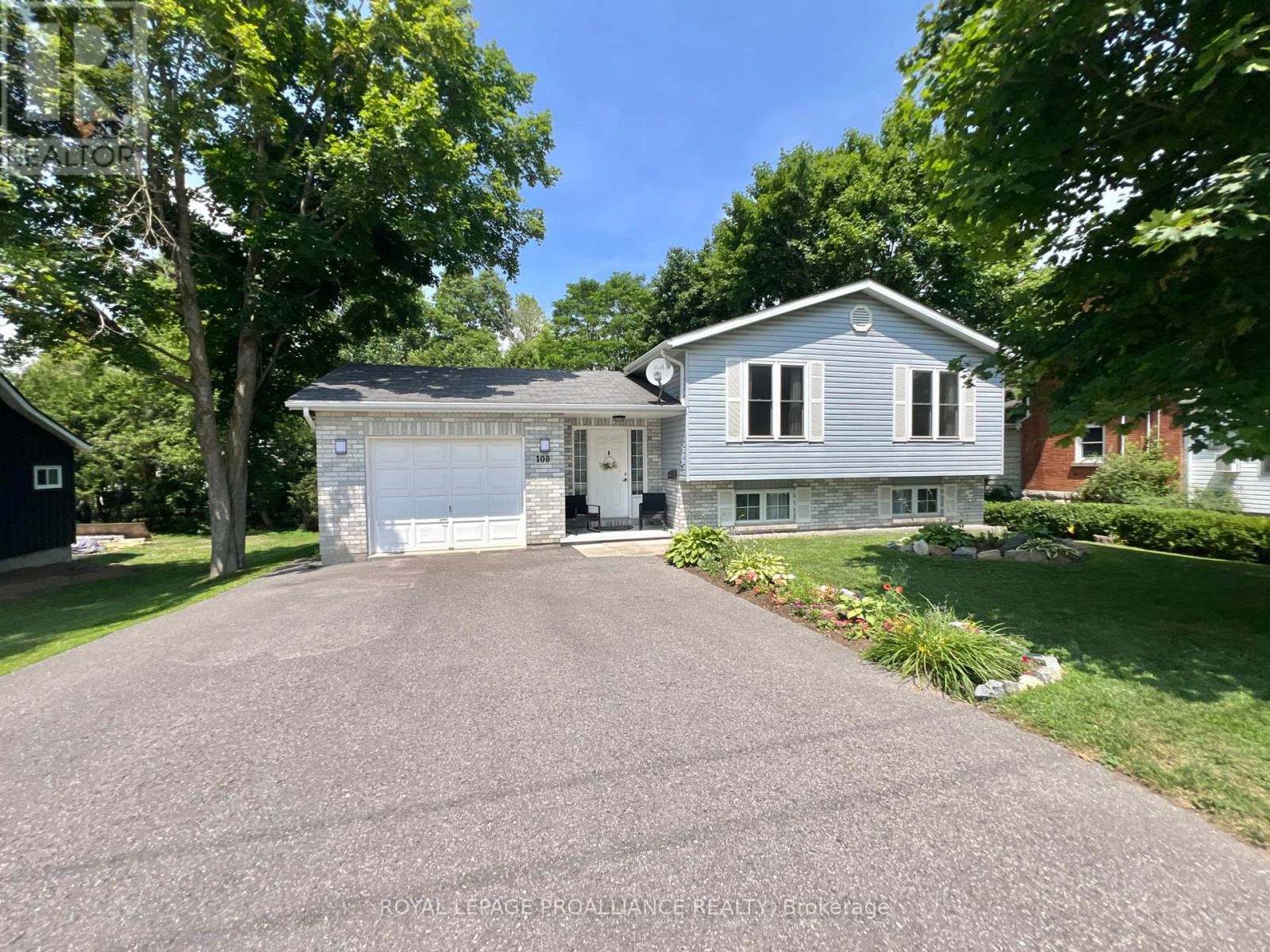 108 Elgin Street, Centre Hastings, Ontario  K0K 2K0 - Photo 2 - X12283391