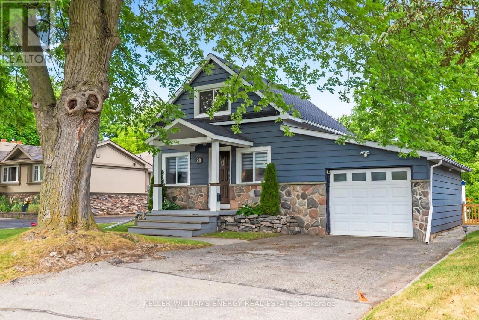 211 Severn Street, Oshawa, Ontario  L1J 6R6 - Photo 1 - E12293578