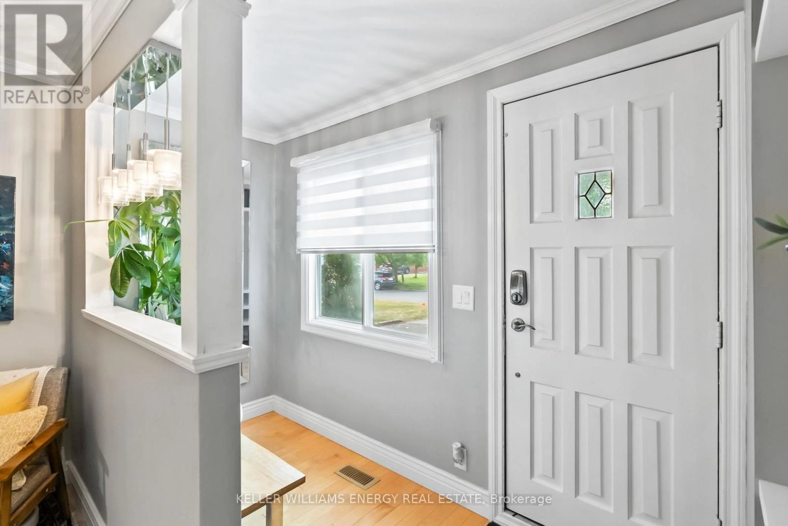 211 Severn Street, Oshawa, Ontario  L1J 6R6 - Photo 3 - E12293578