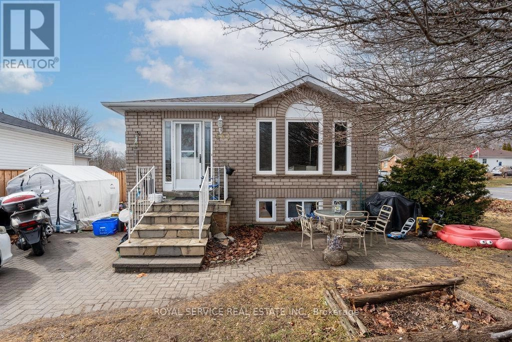 661 Ewing Street, Cobourg, Ontario  K9A 5N7 - Photo 2 - X12295110