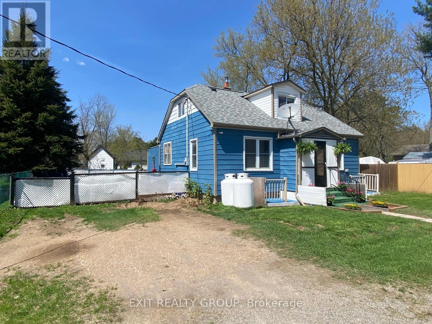33 Glastonbury Road, Addington Highlands, Ontario  K0H 2G0 - Photo 2 - X12296027