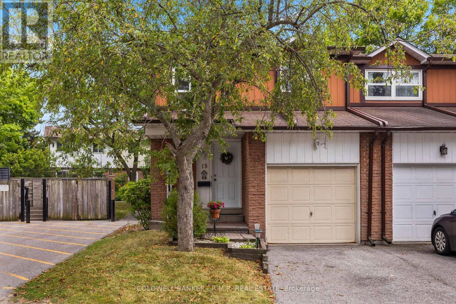 15 - 540 Dorchester Drive, Oshawa, Ontario  L1J 6M5 - Photo 1 - E12297296