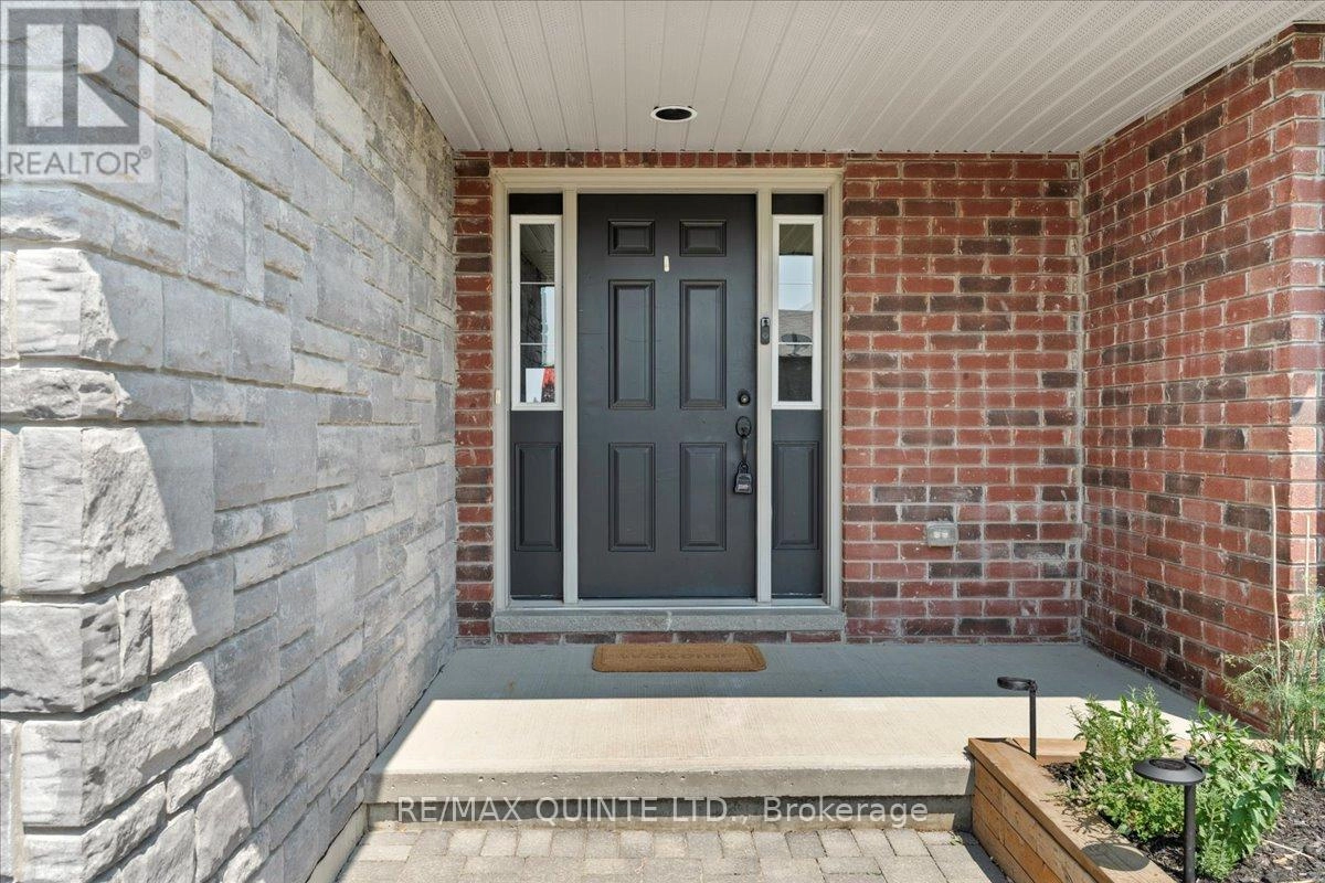 56 Cortland Crescent, Quinte West, Ontario  K8V 0E9 - Photo 3 - X12297323