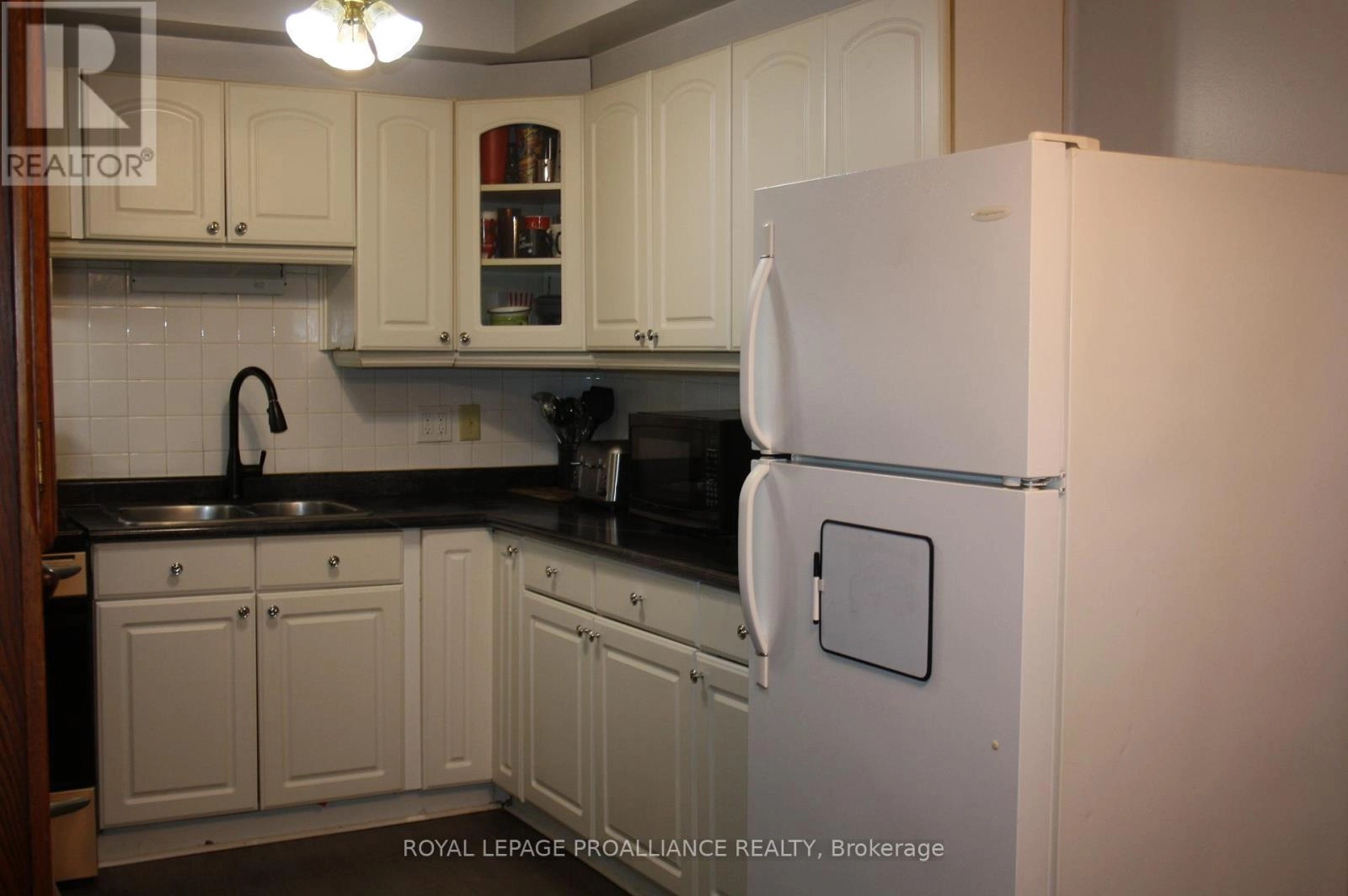 75 - 25 Tracey Park Drive, Belleville, Ontario  K8P 4R4 - Photo 2 - X12271261
