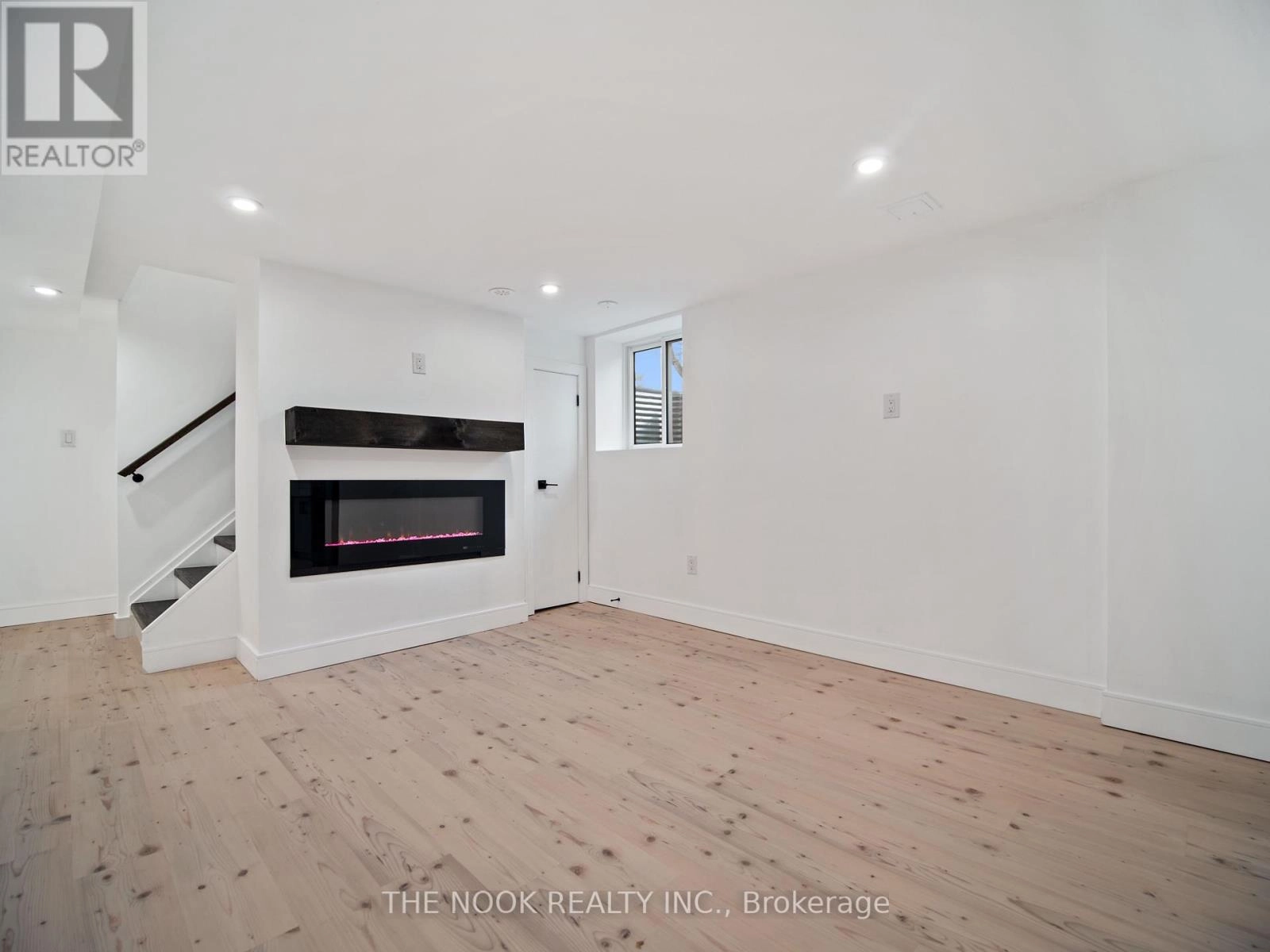Lower - 590 Athol Street E, Oshawa, Ontario  L1H 1M3 - Photo 2 - E12297802