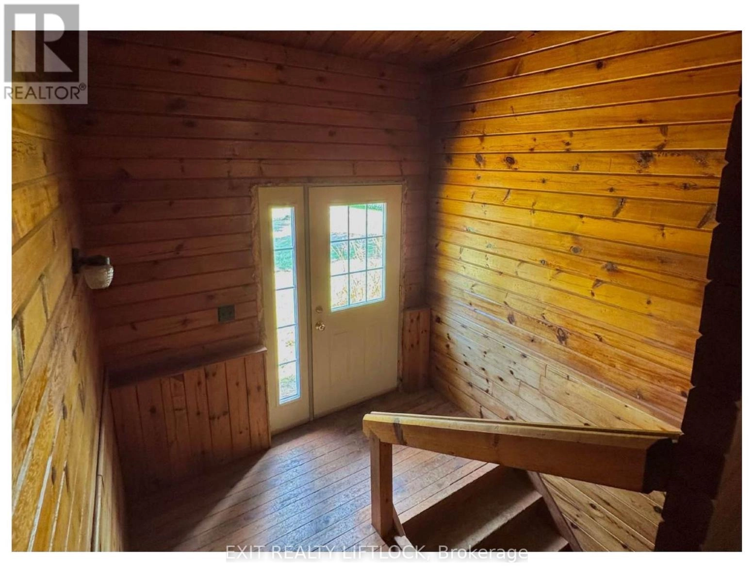 102 Ridge Road E, Oro-Medonte, Ontario  L0L 2E0 - Photo 3 - S12298163